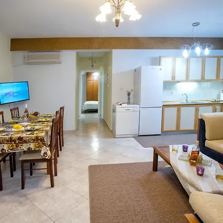 Peramos Rent House Daire *