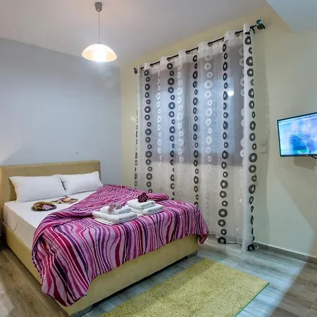 아파트 Peramos Rent House Néa Péramos